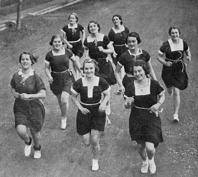 Group of women running