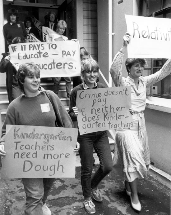 Kindergarten teachers protesting