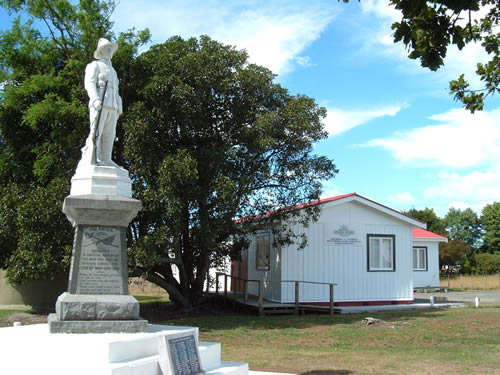 Takapau war memorial