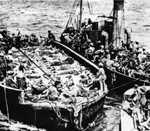 NZ troops evacuating from Gallipoli